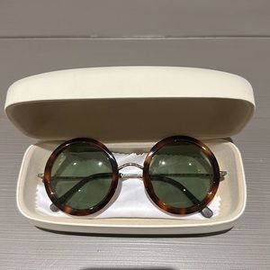 Linda Farrow Round Sunglasses! ⭐️